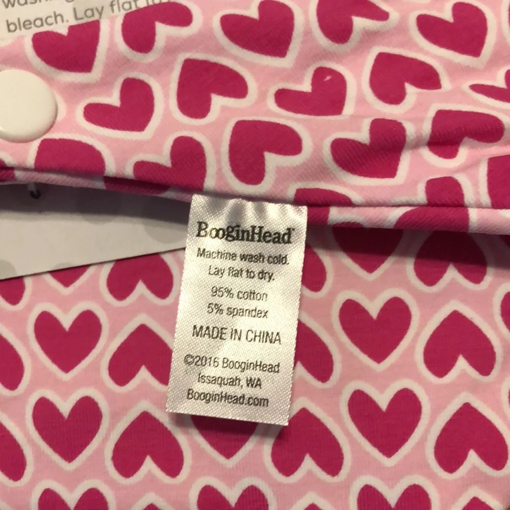 🌵 3/$15 BooginHead pink heart drool bib with attached silicone teether